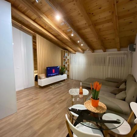 Lovely Loft 1-Bedroom In The Heart Of ติรานา ภายนอก รูปภาพ